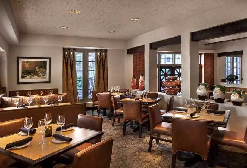 فندق Embassy Suites By Hilton Phoenix Tempe