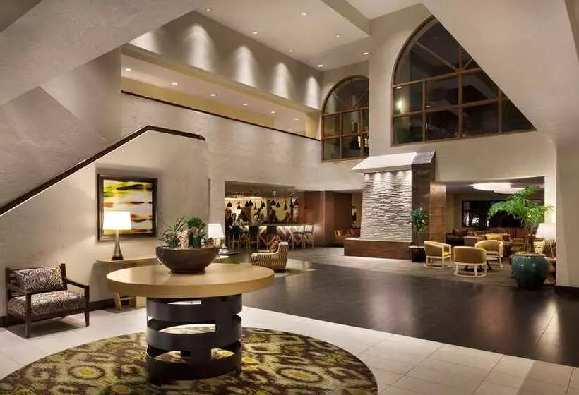 فندق Embassy Suites By Hilton Phoenix Tempe