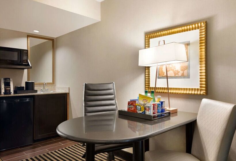 Отель Embassy Suites By Hilton Piscataway Somerset