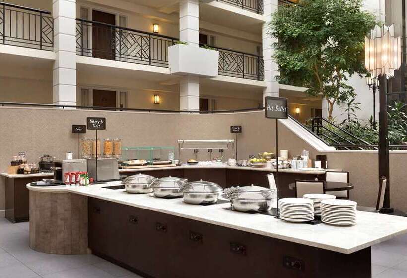 Отель Embassy Suites By Hilton Piscataway Somerset