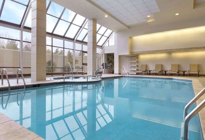 Отель Embassy Suites By Hilton Piscataway Somerset