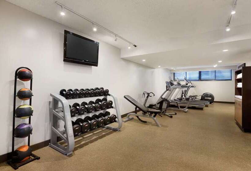 Отель Embassy Suites By Hilton Piscataway Somerset