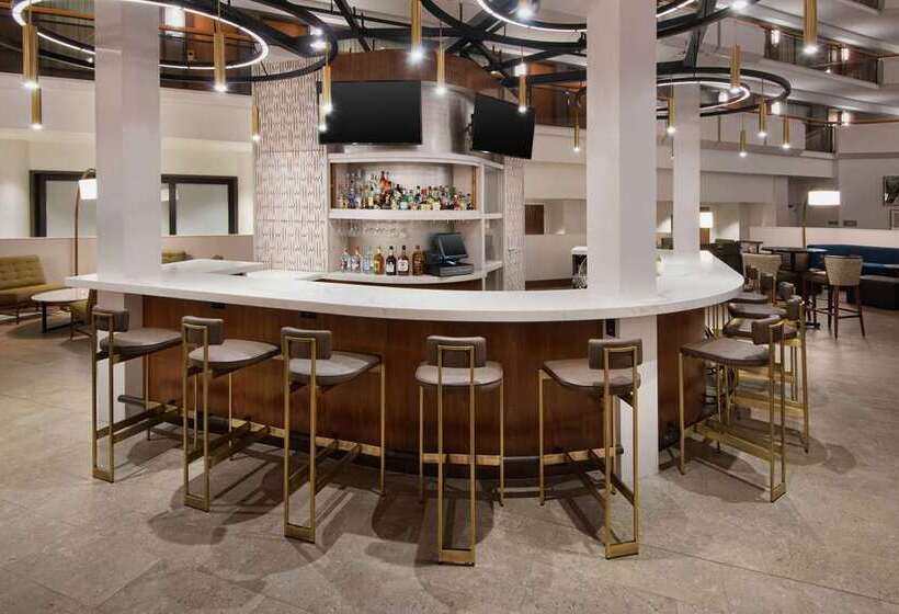 Hotelli Embassy Suites By Hilton Tysons Corner