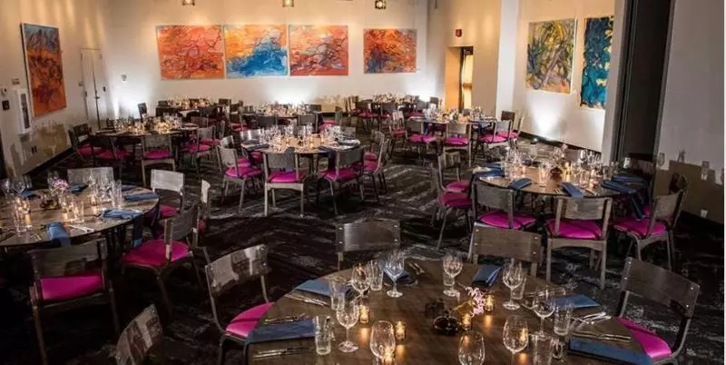 Otel Found Re Phoenix