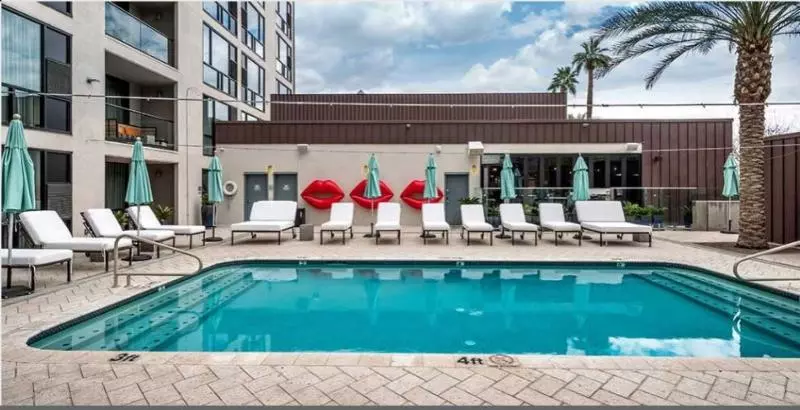 Otel Found Re Phoenix