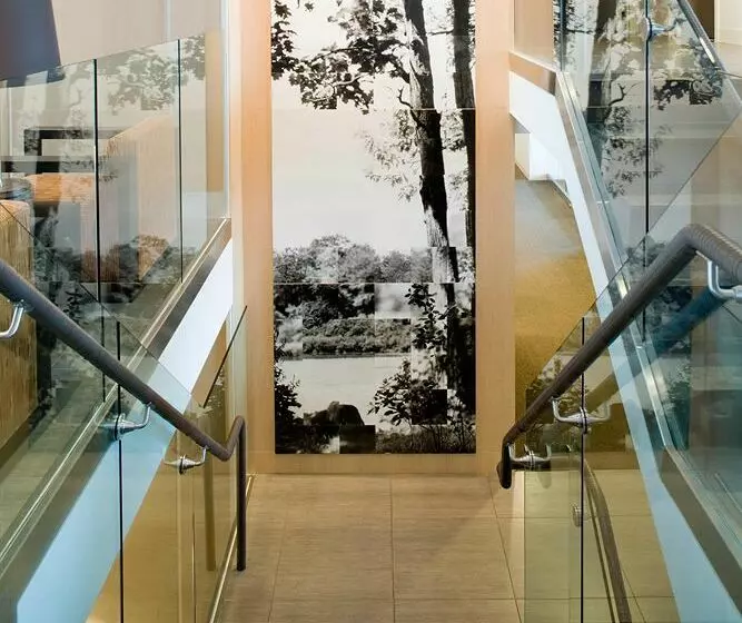 ホテル Indigo Boston - Newton Riverside