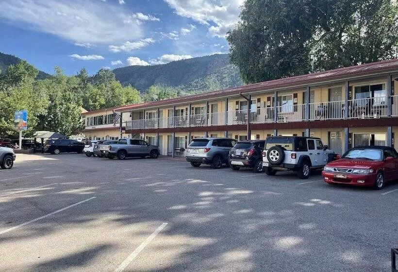 Отель Pikes Peak Inn
