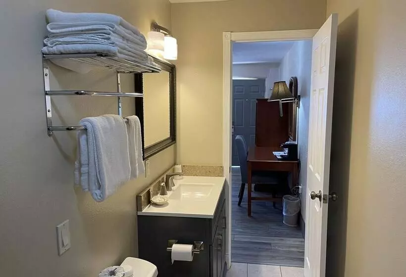 Отель Pikes Peak Inn