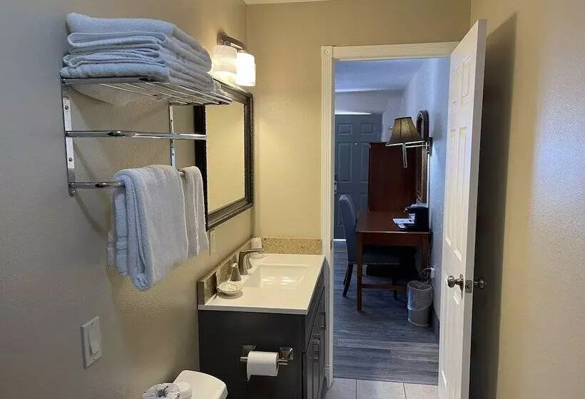 Отель Pikes Peak Inn