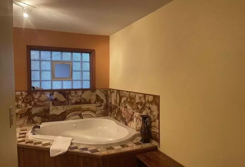 Отель Pikes Peak Inn