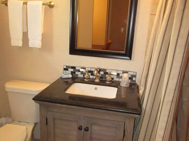 מוטל El Patio Inn