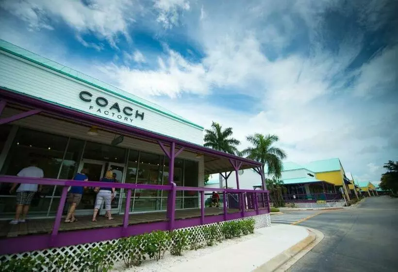 Pierview Hotel & Suites