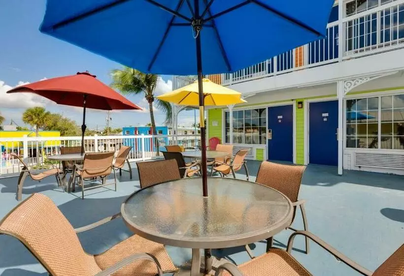 Pierview Hotel & Suites