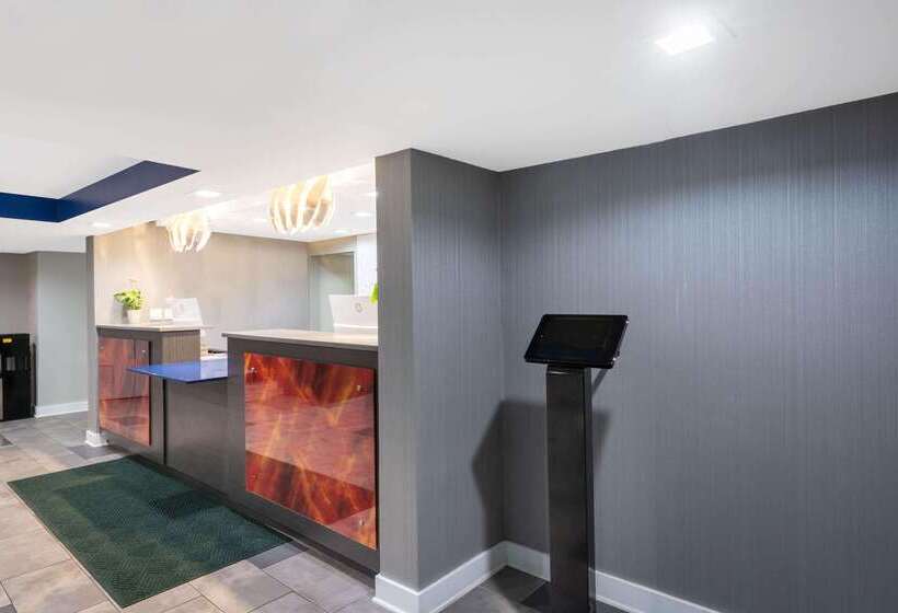 호텔 Baymont By Wyndham Murfreesboro