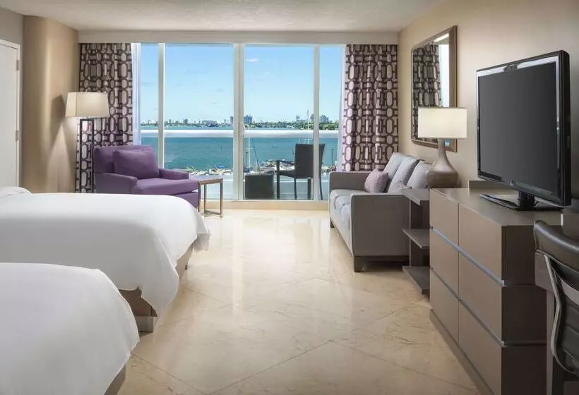 Doubletree By Hilton Grand Hotel Biscayne Bay