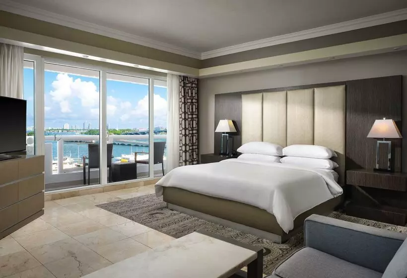 Doubletree By Hilton Grand Hotel Biscayne Bay