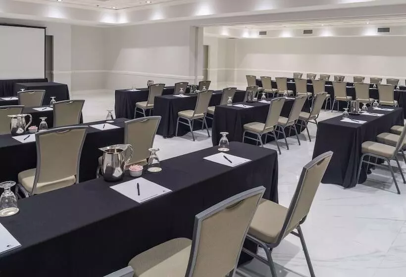 Doubletree By Hilton Grand Hotel Biscayne Bay