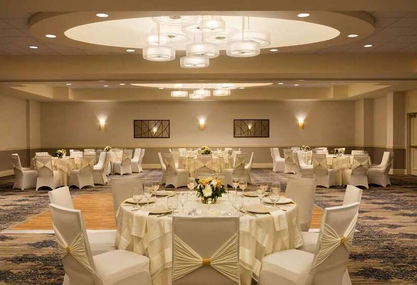 Отель Embassy Suites By Hilton Boston Waltham