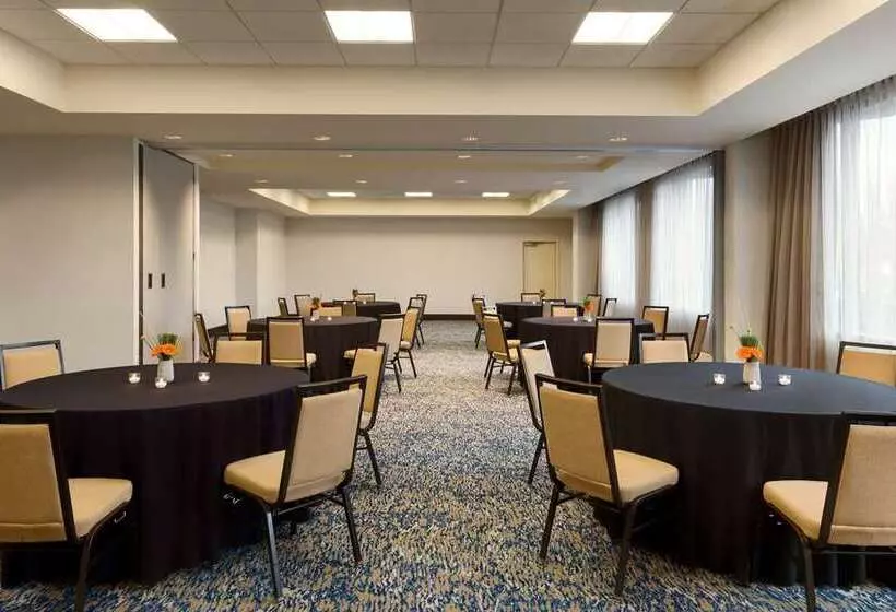 فندق Embassy Suites By Hilton Boston Waltham