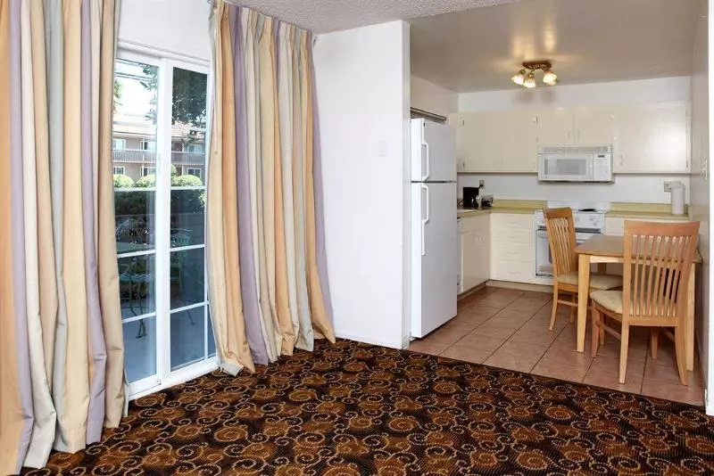 فندق Granada Inn