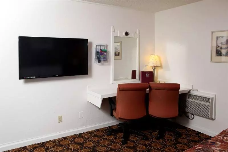 فندق Granada Inn