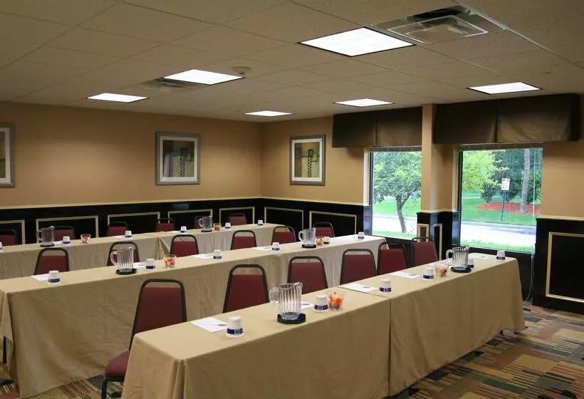 Szálloda Hampton Inn Long Island / Commack