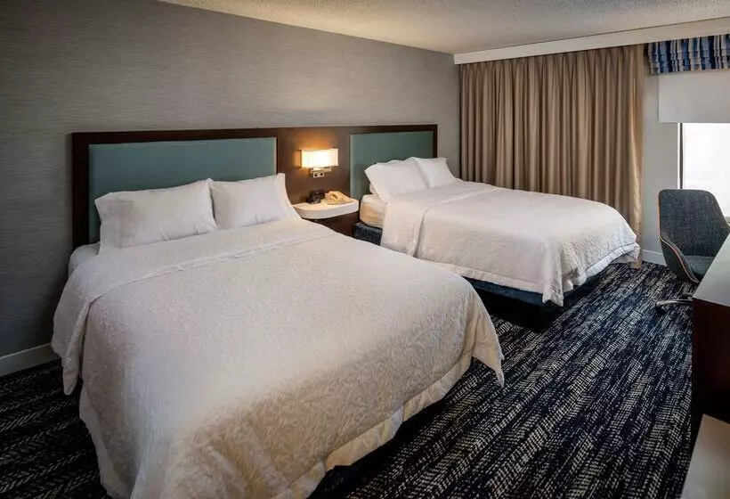 Szálloda Hampton Inn Long Island / Commack