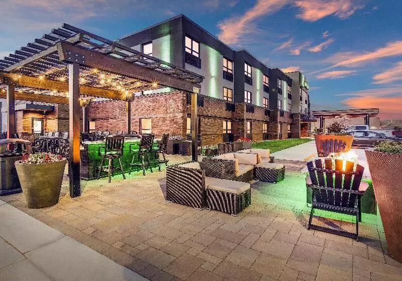 فندق Holiday Inn & Suites St. Cloud, An Ihg