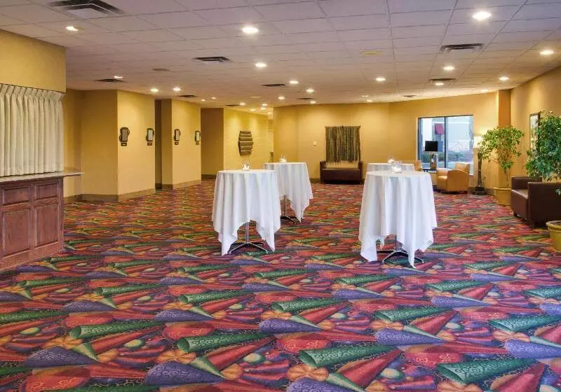 Otel Doubletree By Hilton Austin, Mn