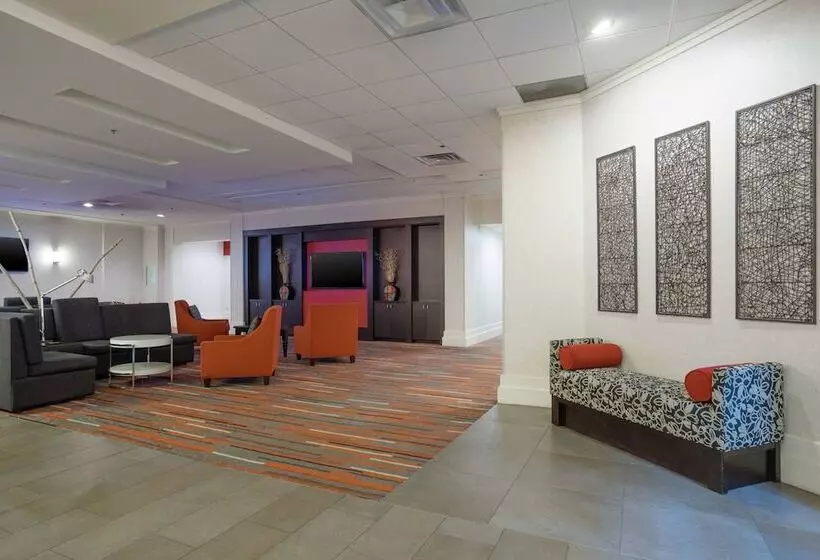 Отель Holiday Inn Harrisburg I 81 Hershey Area, An Ihg