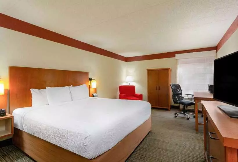 ホテル Clt Airport Inn & Suites