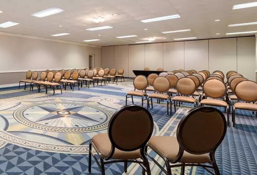 فندق Red Roof Inn & Conference Center Mckinney