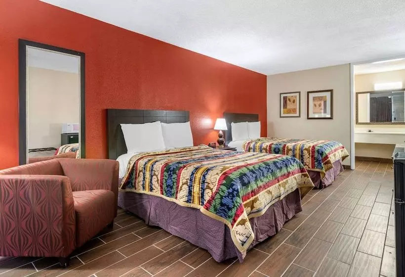 בית מלון כפרי Rodeway Inn