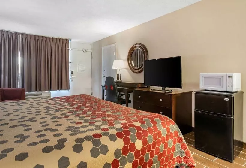 בית מלון כפרי Rodeway Inn