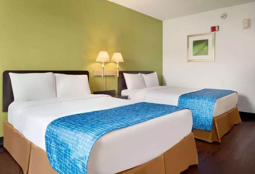 فندق Travelodge By Wyndham Zanesville