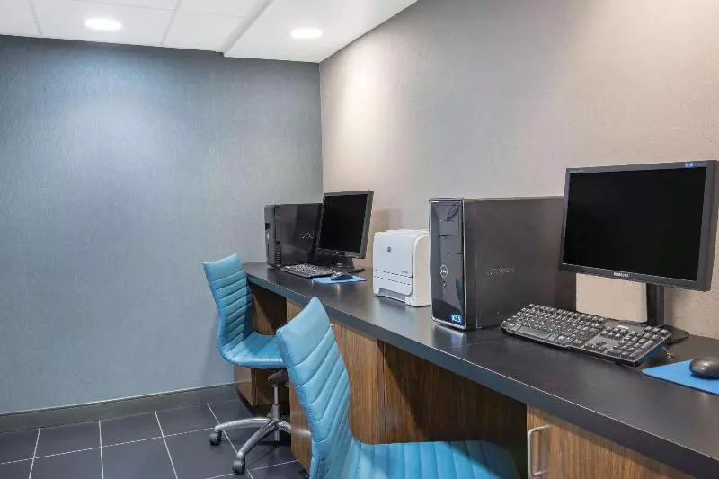 Отель Hampton Inn By Hilton Los Angeles Airport