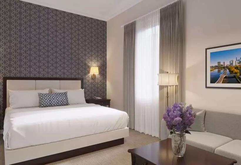 Independence Park Hotel, Premier Collection