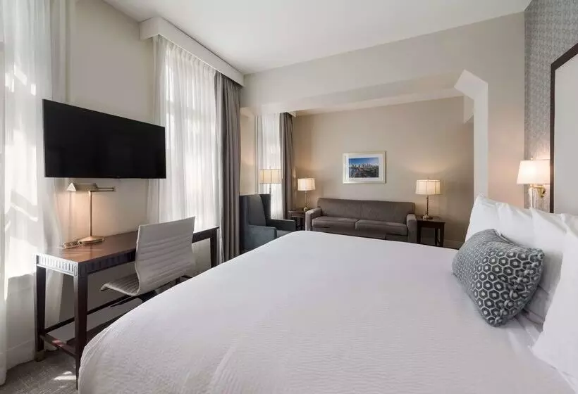 Independence Park Hotel, Premier Collection