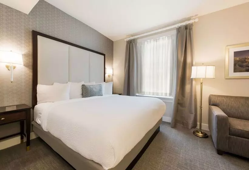 Independence Park Hotel, Premier Collection