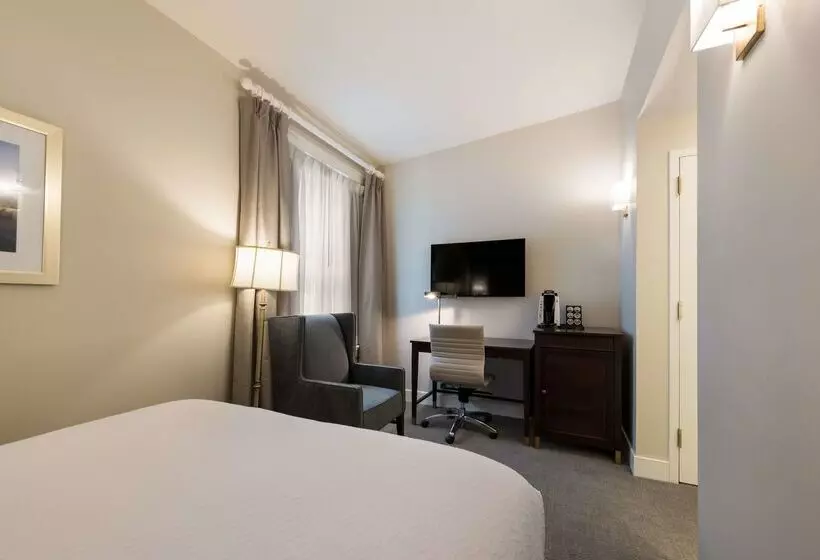 Independence Park Hotel, Premier Collection