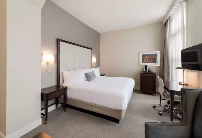 Independence Park Hotel, Premier Collection