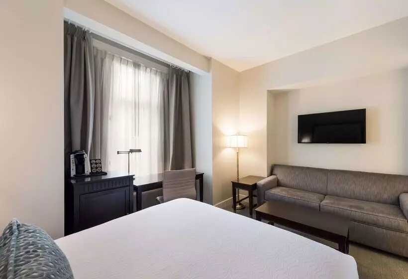 Independence Park Hotel, Premier Collection