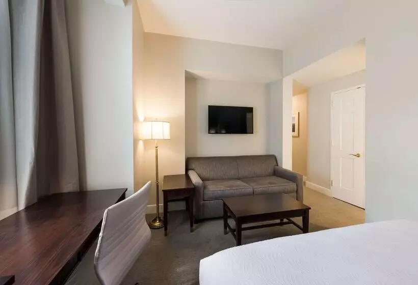 Independence Park Hotel, Premier Collection