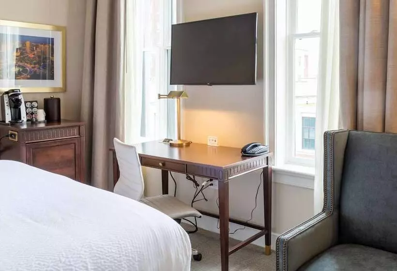 Independence Park Hotel, Premier Collection