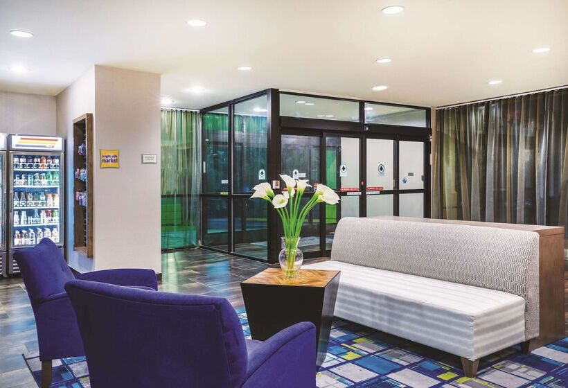 호텔 La Quinta Inn & Suites By Wyndham Baltimore S. Glen Burnie