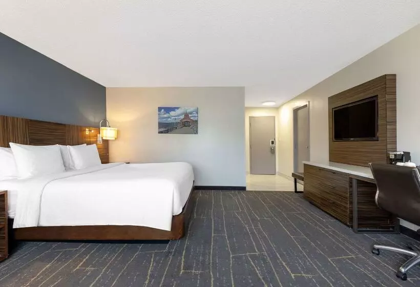 The Lux Hotel & Conference Center, Ascend Hotel Collection