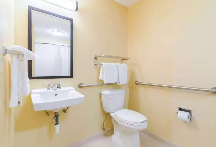 Otel Quality Inn & Suites