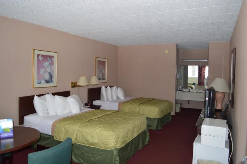 בית מלון כפרי Red Carpet Inn & Suites