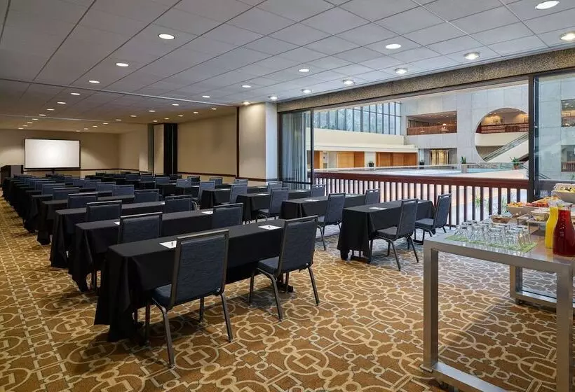 Sheraton Kansas City Hotel At Crown Center