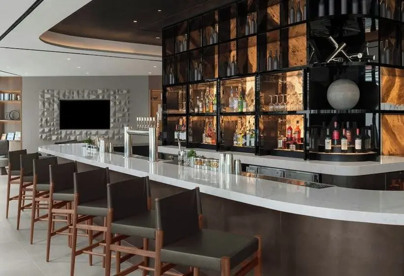 AC Hotel by Marriott Arlington National Landing